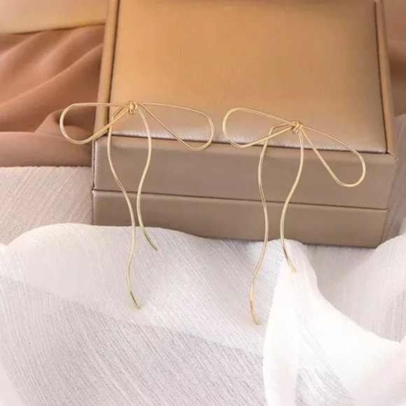 “Paris” Minimalist Thin Bow Dainty Knot Cute Birthday/Gift/Babyshower Earrings - Picture 8 of 9
